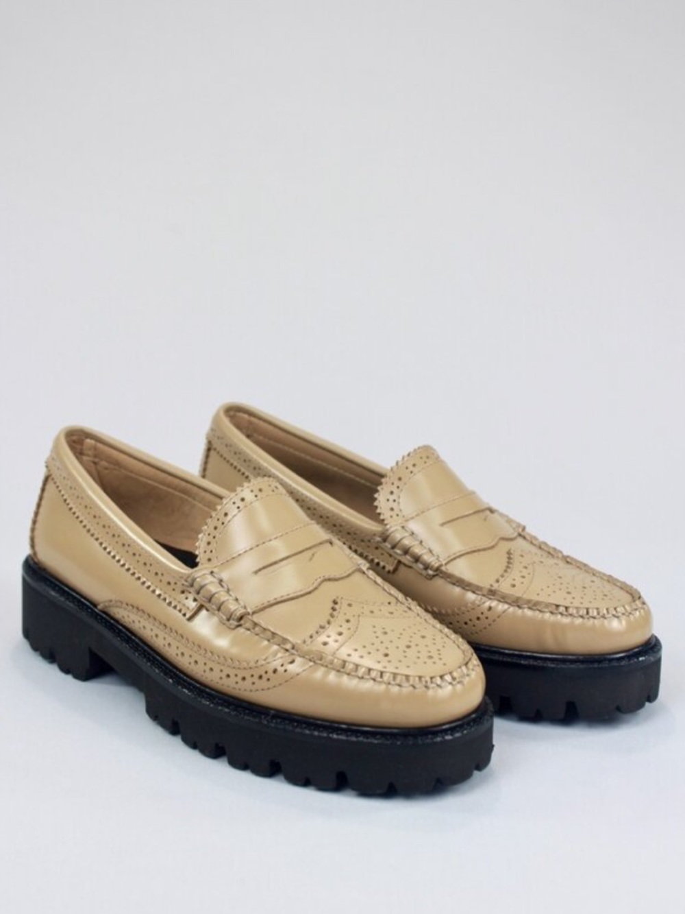 NEW G.H. Bass & Co. Weejuns Whitney Wingtip Tan Leather Lug Sole Penny Loafers - Picture 3 of 8